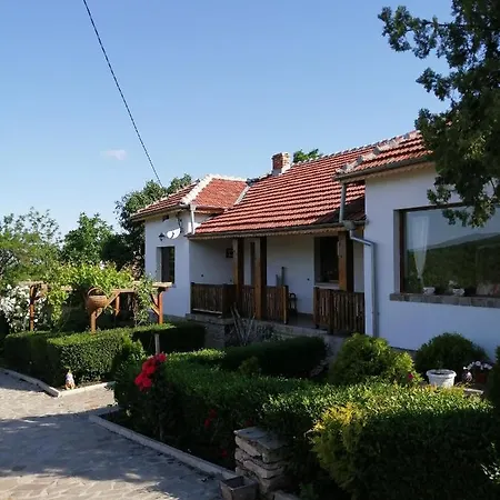 Krushunska Panorama Pensión Krushuna